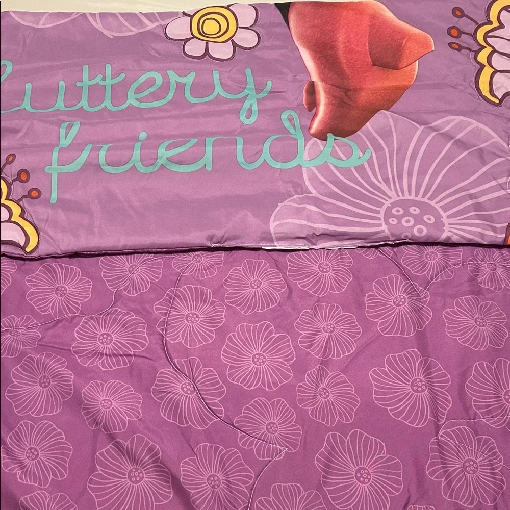 Minnie Mouse Toddler Bed Comforter and 3 piece sheet set for Toddler Bed. EUC